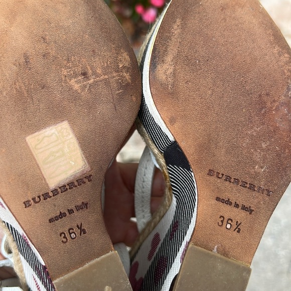 Burberry Nova Check Wedges w/ COE - Picture 10 of 14